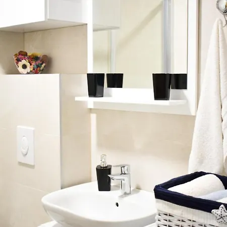 Apartment Zama Pale